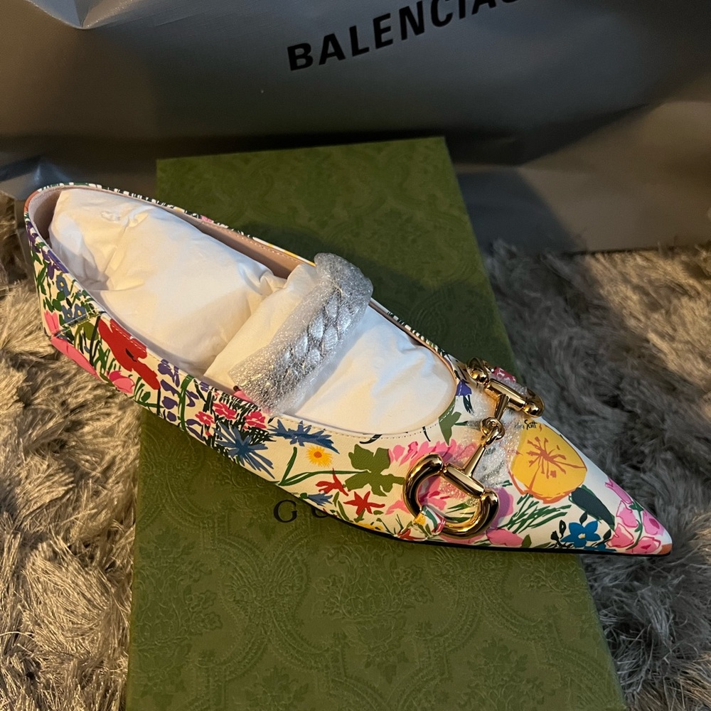 Gucci Floral Print Women's Shoes with Silver Accent